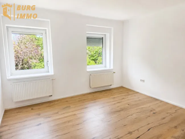 Einziehen und wohlfühlen: Helle 2,5-Zimmer-Wohnung in zentraler Lage - Titelbild