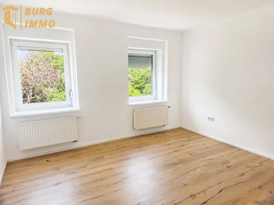 Einziehen und wohlfühlen: Helle 2,5-Zimmer-Wohnung in zentraler Lage - Titelbild