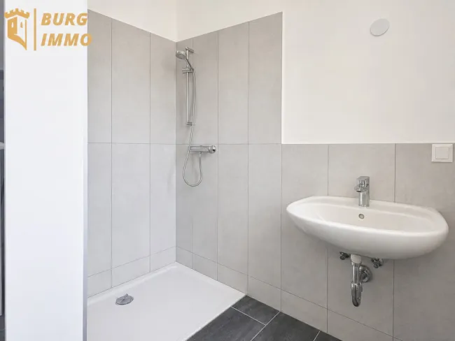 Einziehen und wohlfühlen: Helle 2,5-Zimmer-Wohnung in zentraler Lage - Bild