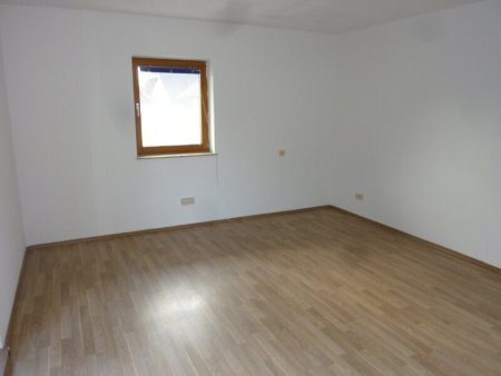 Schlafzimmer - Kleines 2 Zimmer Appartement mit PKW-Stellplatz Miete Grödig Salzburg