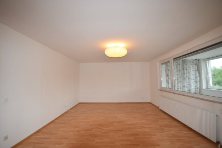 Wohnbereich - Große 3,5 Zimmer Wohnung mit Loggia Miete Bergheim Salzburg