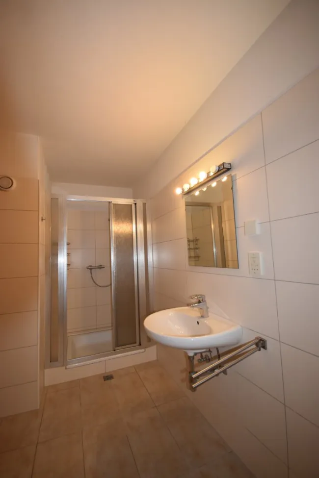 Badebereich - Große 3,5 Zimmer Wohnung mit Loggia Miete Bergheim Salzburg