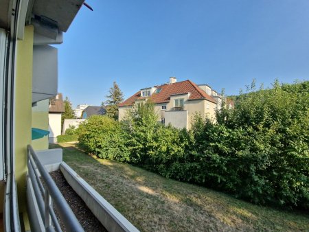 Hier wollen Sie bleiben: 2 Zimmer mit verglastem Südbalkon in Ruhelage!