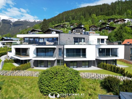Neubau Deluxe Eigentumswohnung mit traumhaftem Weitblick auf den Zeller See | Erstbezug | Garten | nur 5 Einheiten
