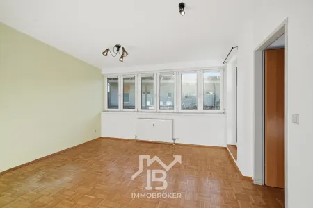 Attraktive 2-Zimmer-Wohnung mit Loggia nahe dem Pleschinger See