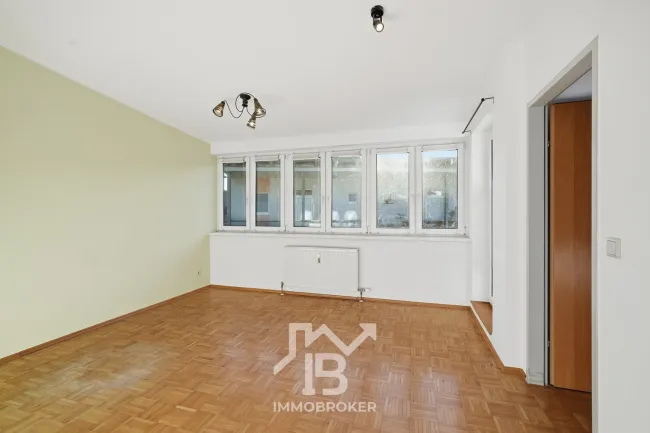 Attraktive 2-Zimmer-Wohnung mit Loggia nahe dem Pleschinger See - Bild
