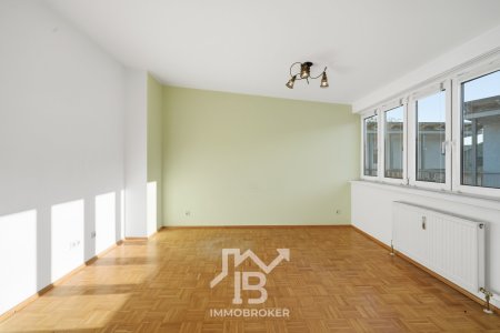 Attraktive 2-Zimmer-Wohnung mit Loggia nahe dem Pleschinger See