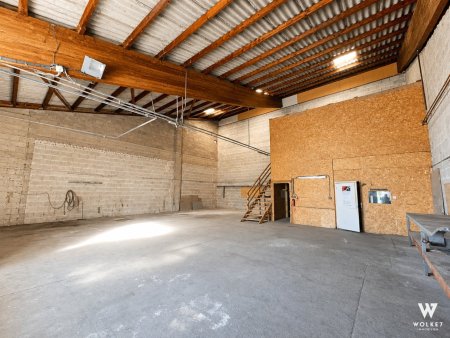 Halle mit ca. 200m2 Lagerfläche | Rolltor | LKW-Zufahrt möglich | Kalthalle | ab sofort verfügbar