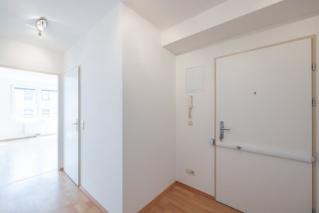 Charmante 2-Zimmer Wohnung mit Garage in 1120 Wien – 55m², Lift, Parkett, Top Lage!