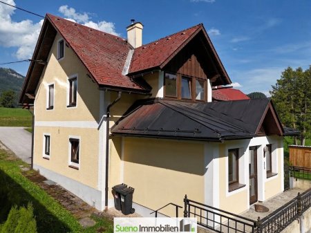 Einfamilienhaus mit großem Garten und herrlicher Aussicht