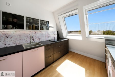 Modernes Wohnen über den Dächern – ca. 76 m² Dachgeschoßtraum mit Terrasse und Top-Ausstattung in Wien Liesing