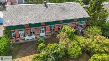 Charmantes Haus aus der Jahrhundertwende - 142 m² Haupthaus | 93 m² Nebengebäude