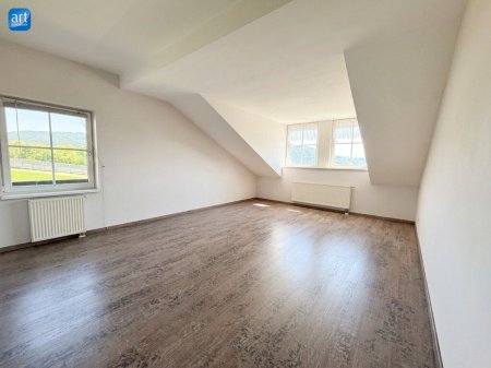 Gepflegte familiengerechte 4-Zi Maisonette mit Balkon & Stellplatz in Hallwang – 108m² Wohnkomfort!