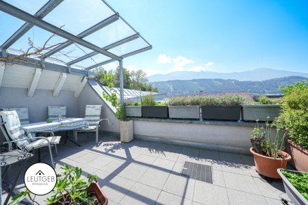 Wohnerlebnis der besonderen Art: 3,5 ZIMMER MAISONETTE-WOHNUNG MIT DACHTERRASSE UND BALKON