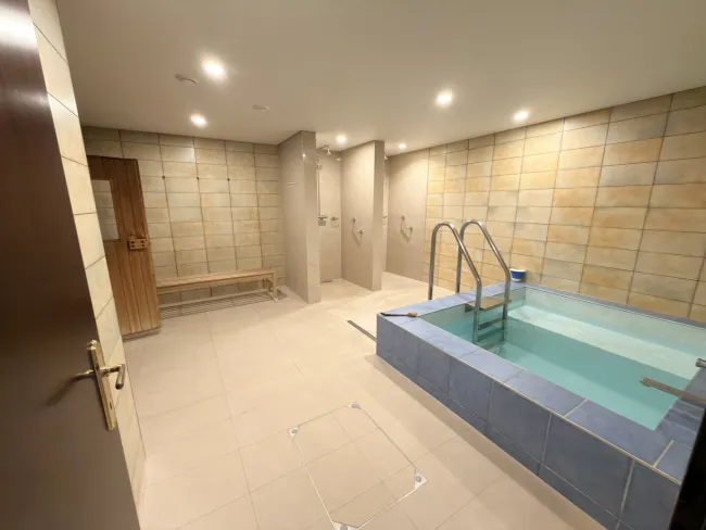 Sauna mit Tauchbecken