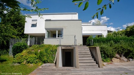 Exklusive Architektenvilla mit Pool & Wellness in privilegierter Aussichtslage von Graz-Waltendorf!