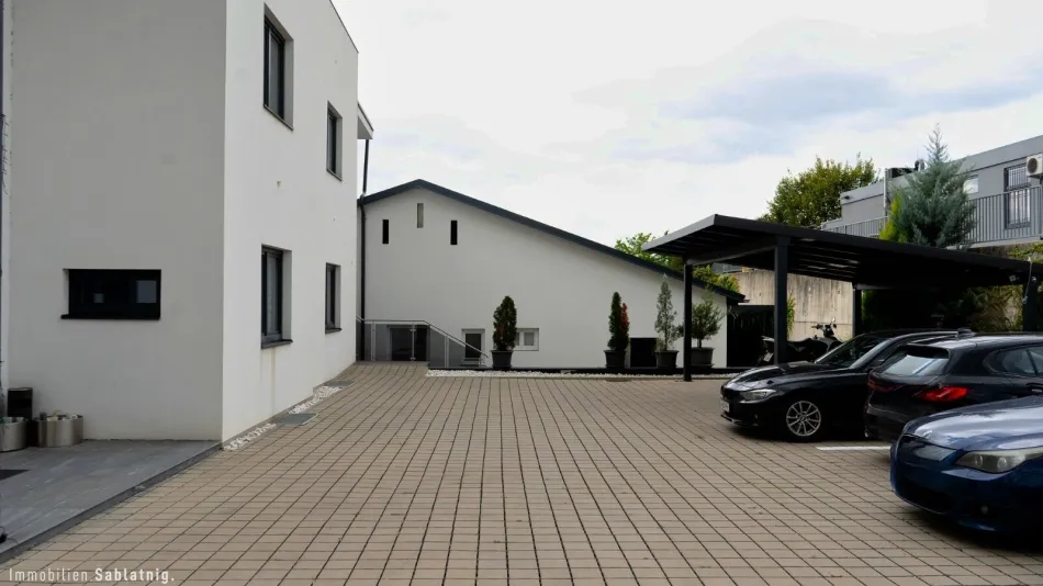 TOP LAGE BÜROGEBÄUDE