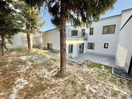 ELEGANTE DOPPELHAUSHÄLFTE! Erstbezug mit Luxusausstattung, Panoramablick & Top-Energieeffizienz!