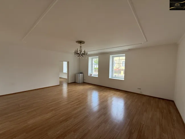 Mehrfamilienhaus in Ternitz – ideal für Anleger! - Titelbild