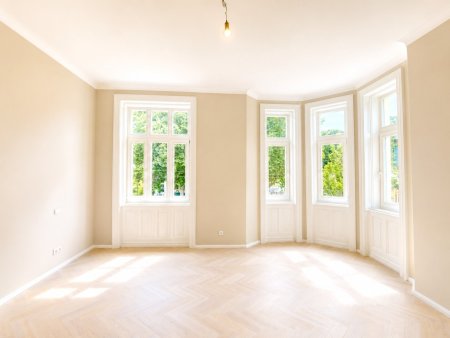 Generalsanierte Designerwohnung mit Erker & Fernblick | 77,66 m² | 1. OG | 1190 Döbling |