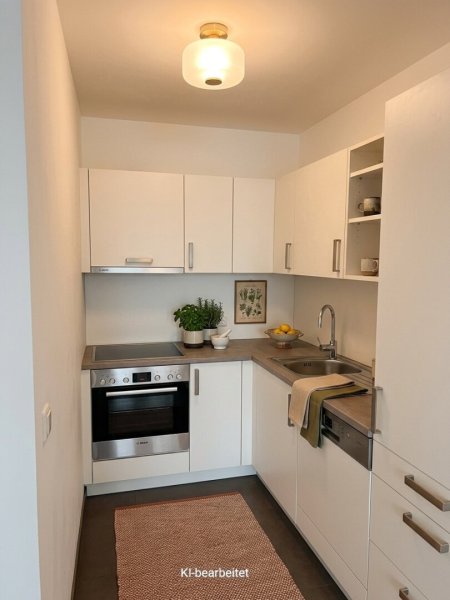 Zentral gelegene, helle 2 Zimmerwohnung mit Loggia