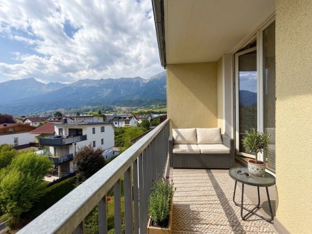 Rum: Helle Anlegerwohnung mit sonnigem, hofseitigem Südwestbalkon, Gemeinschaftsgarten und langfristiger Vermietung