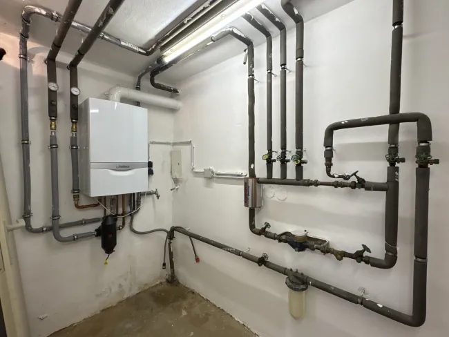 Kellerraum 2 (Technikraum: Gas-Therme Bj. 2022)