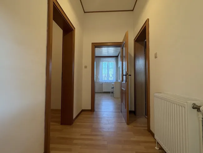 Verbindungsraum (Gästezimmer/Büro, SZ 1, SZ2, Vorraum)