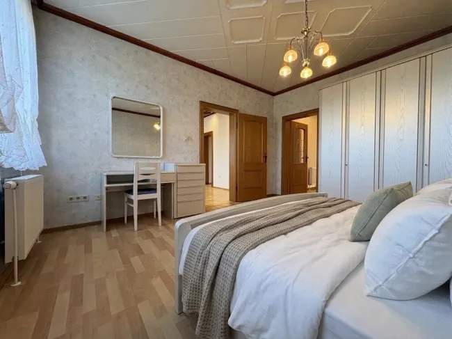 Schlafzimmer 1