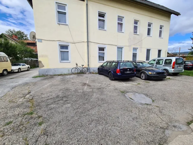 Hausansicht - Einfahrt