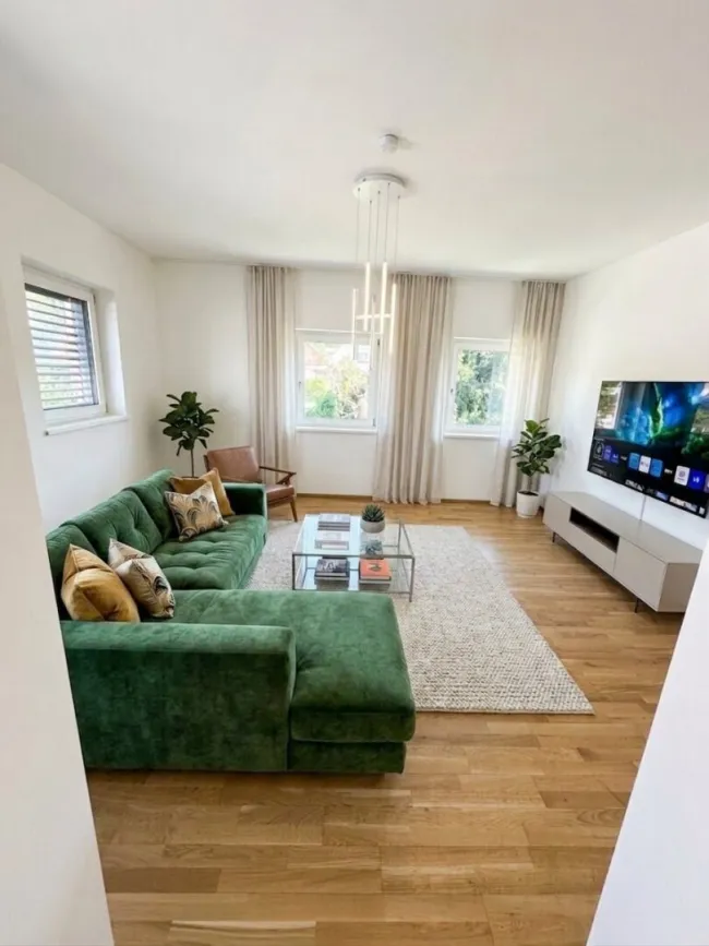 Helle und geräumige 2-Zimmer-Wohnung mit Balkon in Graz - Bild