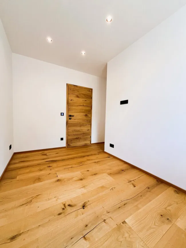 Zimmer 2 mit ca. 9m²