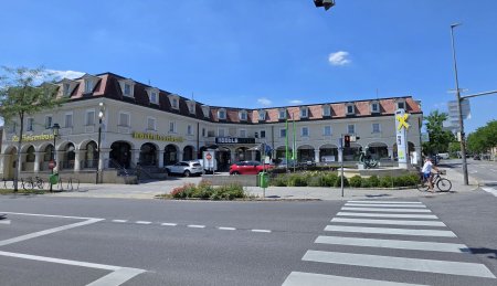 Wohnen neben dem Schlosspark – hochwertig sanierte Neubauwohnung im Herzen von Laxenburg