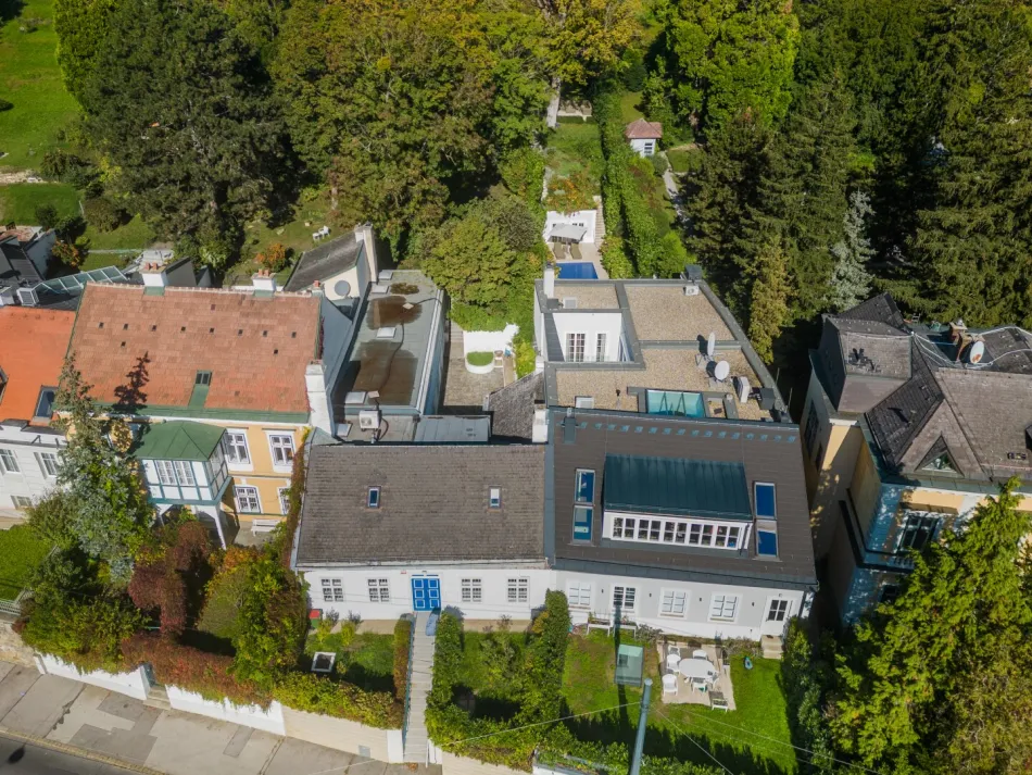 Staging Beispiel-Innenhof_KI generiert