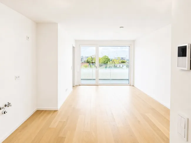 Commission-Free with a View: Perfekt Living amid beautifully Öandscaped Gardens - Bild