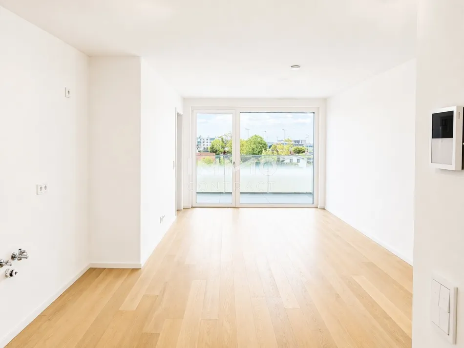 Commission-Free with a View: Perfekt Living amid beautifully Öandscaped Gardens - Bild