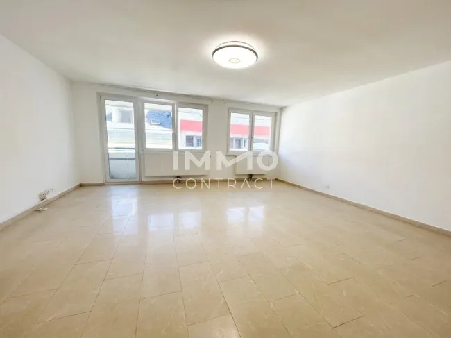Helle 3-Zi-Wohnung mit Balkon! WG-geeignet, Top Ausstattung! Heizkosten bereits inkludiert! - Bild