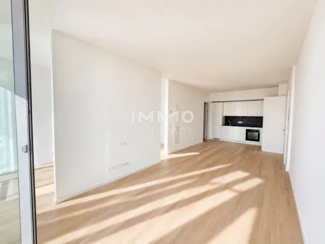 DC2 Tower 40. Etage - Erstbezug mit Loggia - Titelbild