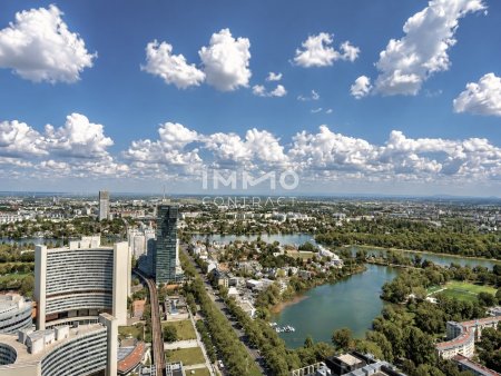 DC2 Tower 40. Etage - Erstbezug mit Loggia