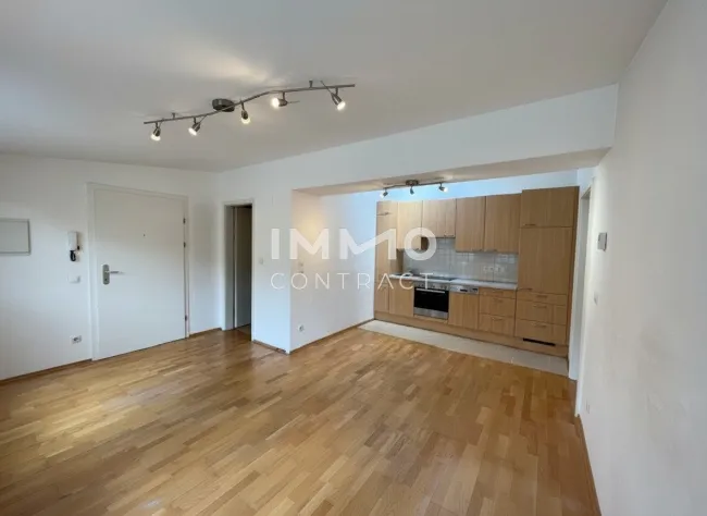 Aparte Dachgeschoßwohnung in der Hasnerstraße für Singles oder Paare - Titelbild