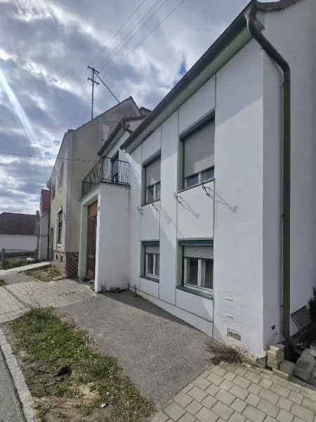 Einfamilienhaus mit vielen Möglichkeiten, sanierungsbedürftig!