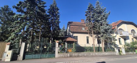 Einfamilienhaus mit Einliegerwohung auf parkähnlichem Eigengrund