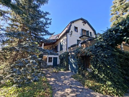 Einfamilienhaus mit Einliegerwohung auf parkähnlichem Eigengrund