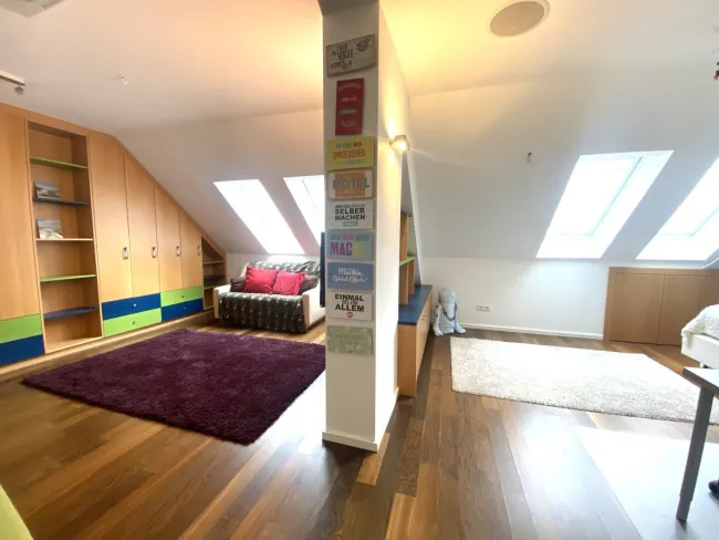 Schlafzimmer 4