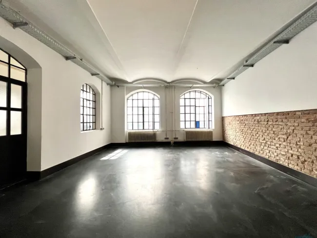 Modernes Loft-Büro in historischer Seidenfabrik – einzigartiger Backsteincharme & hochwertige Ausstattung - Bild