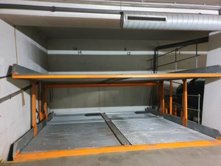 2 Stapler-Tiefgaragenstellplätze *direkt am Viktor-Adler-Markt*