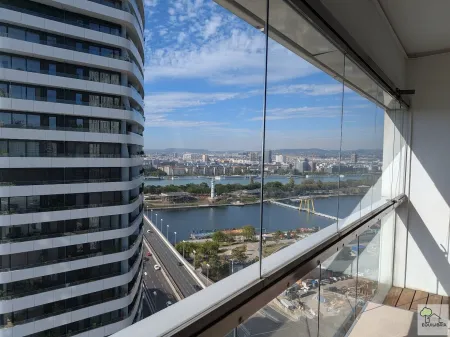 TOP PREIS - TRAUMAUSBLICK - Wasser & Skyline - Barrierefreie Wohnung mit Wellness und Fitnessbereich