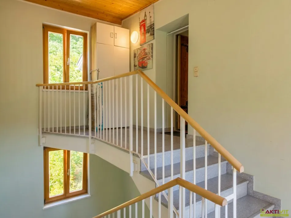 Wohnen nahe dem Faaker See – Wohnung mit Balkon und Carport - Bild