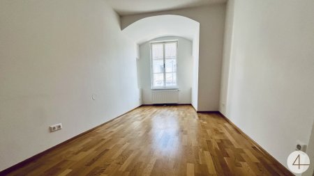 gut aufgeteilte & helle Wohnung - Innenhof Ruhelage - Stellplatz verfügbar - Nahe Burg Neulengbach