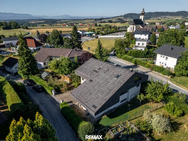 Drohnenaufnahme mit Weitblick